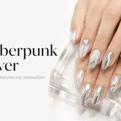 Dłonie z paznokciami w stylu "Cyberpunk Silver". Efekt lustra na paznokciach, chłodny, futurystyczny minimalizm.