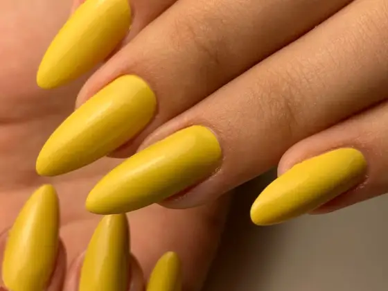 Żółty french - jak zrobić modny manicure? Poradnik
